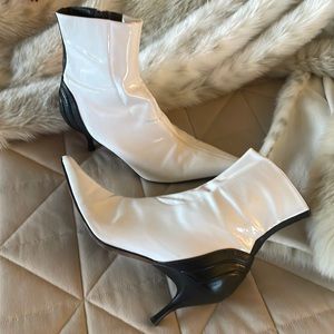 Donald Pliner Couture White & Black Patent Ankle Boots - Size 8-1/2 M